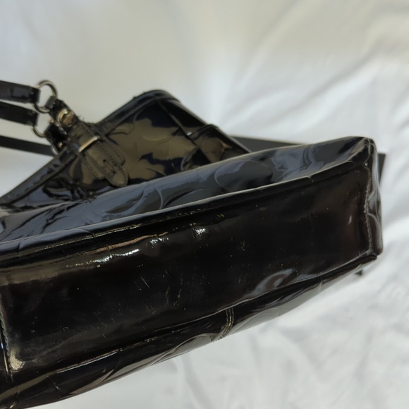 Patent Leather Matching Coach Tote and Wallet Set - Picture 12 of 16